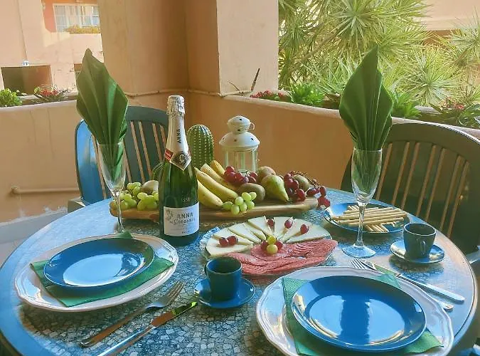 Sage Palm By Namaste Elite Málaga